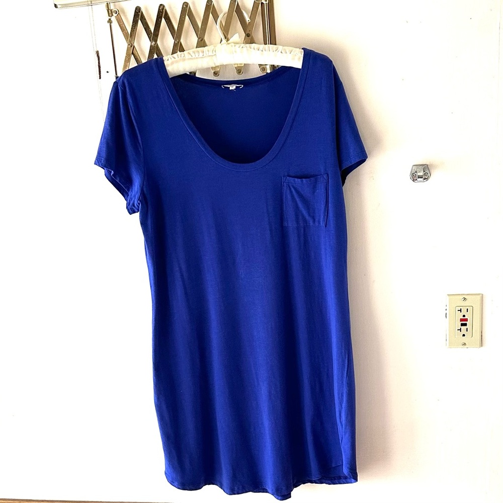 Short sleeve t shirt dress.